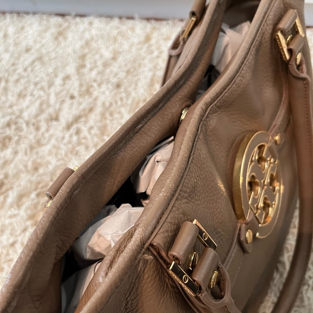 Tory Burch Amanda Purse - Picture 12 of 14